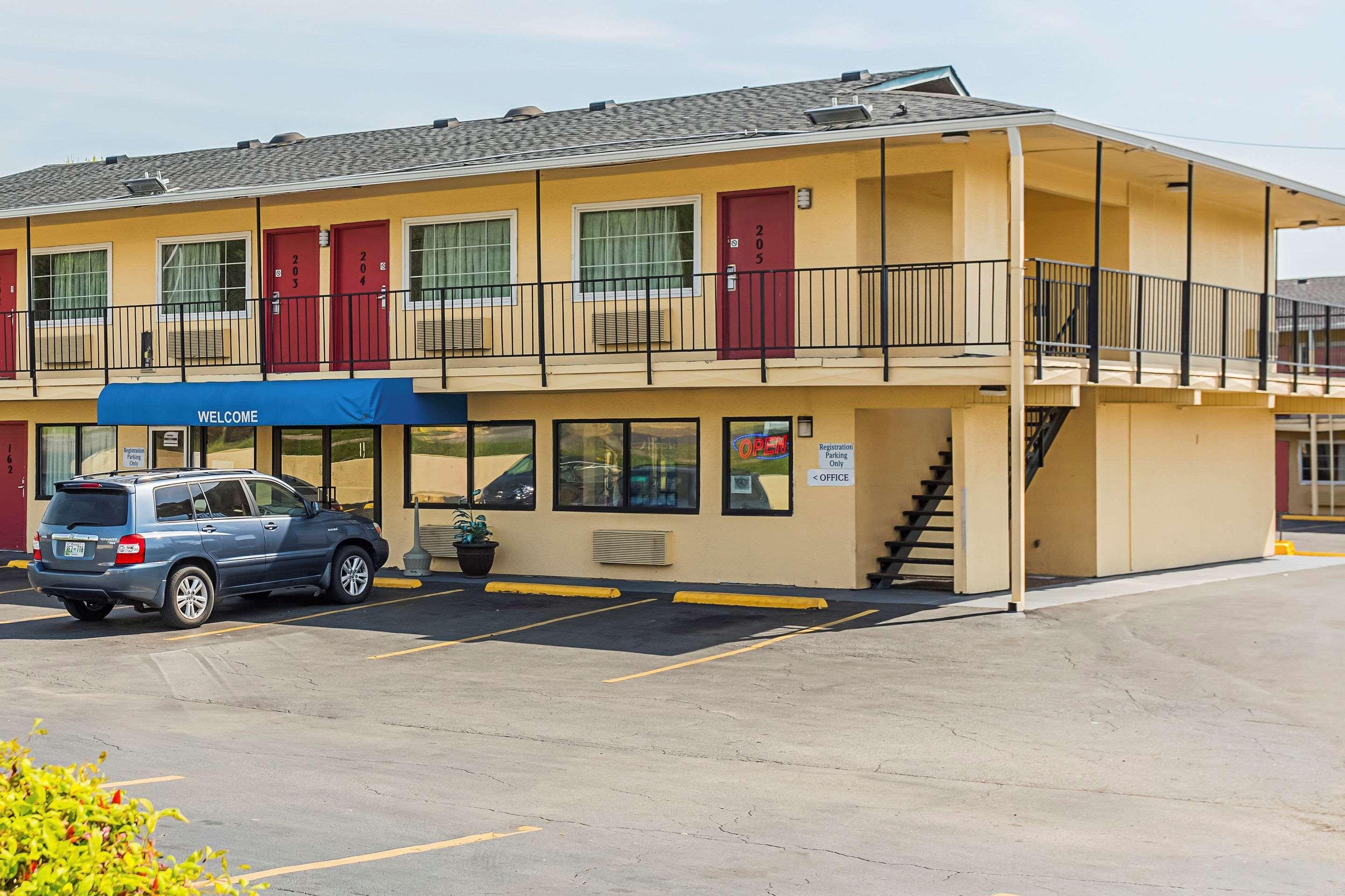 Rodeway Inn Nashville Airport South Exteriör bild